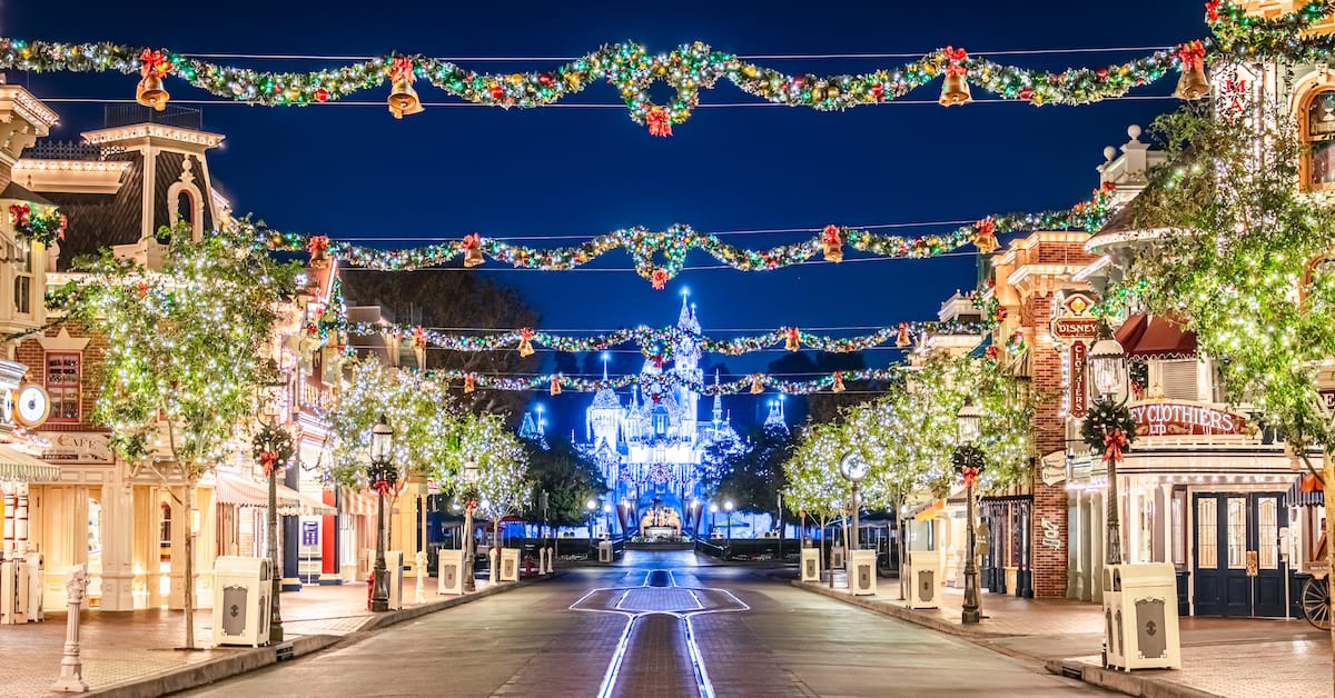 Disneyland During Christmas – A Great and Exciting Spectacle – Starts Nov 11th